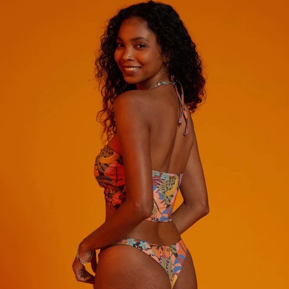 Billabong Tropical Floral Bikini Top - Picture 6 of 7